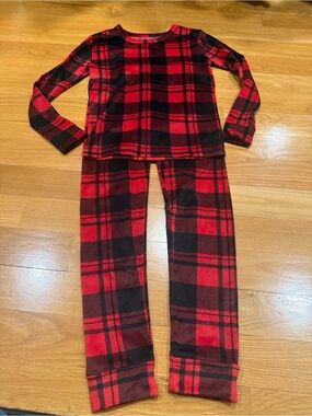 Cat & Jack red/ black buffalo print pajamas set size 10.